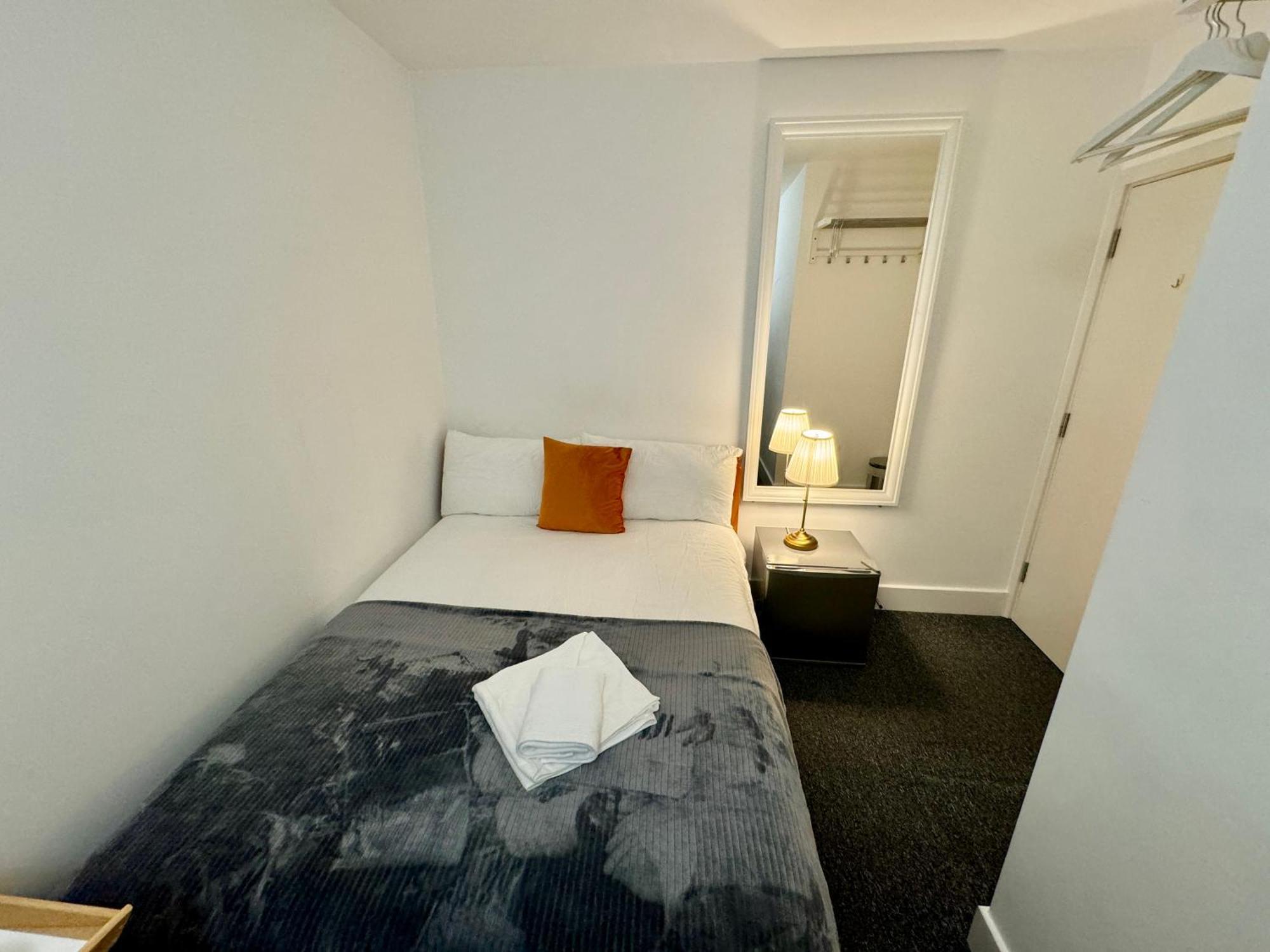 Cosmopolitan Comfort Private Bedrooms In Euston 106 Лондон Экстерьер фото