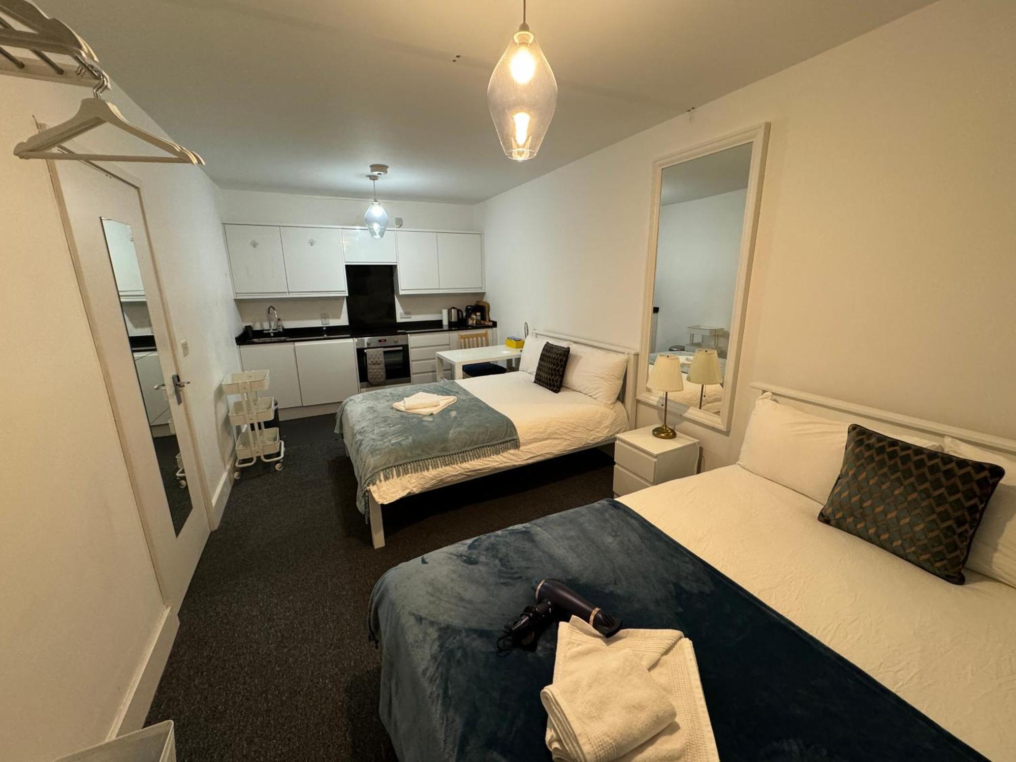 Cosmopolitan Comfort Private Bedrooms In Euston 106 Лондон Экстерьер фото