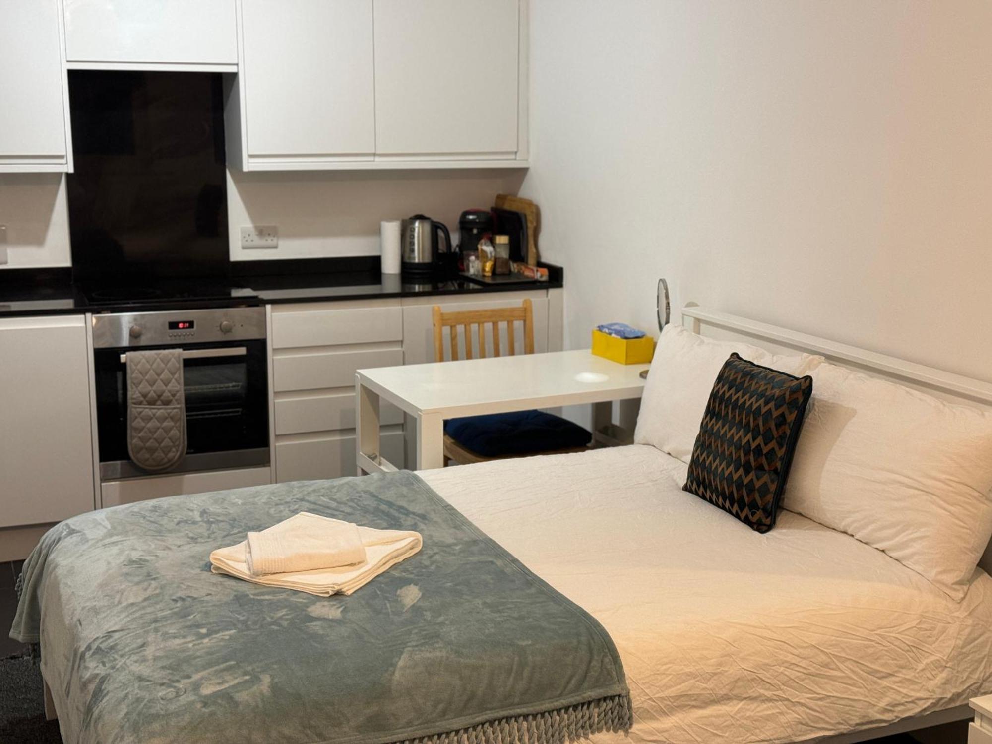 Cosmopolitan Comfort Private Bedrooms In Euston 106 Лондон Экстерьер фото