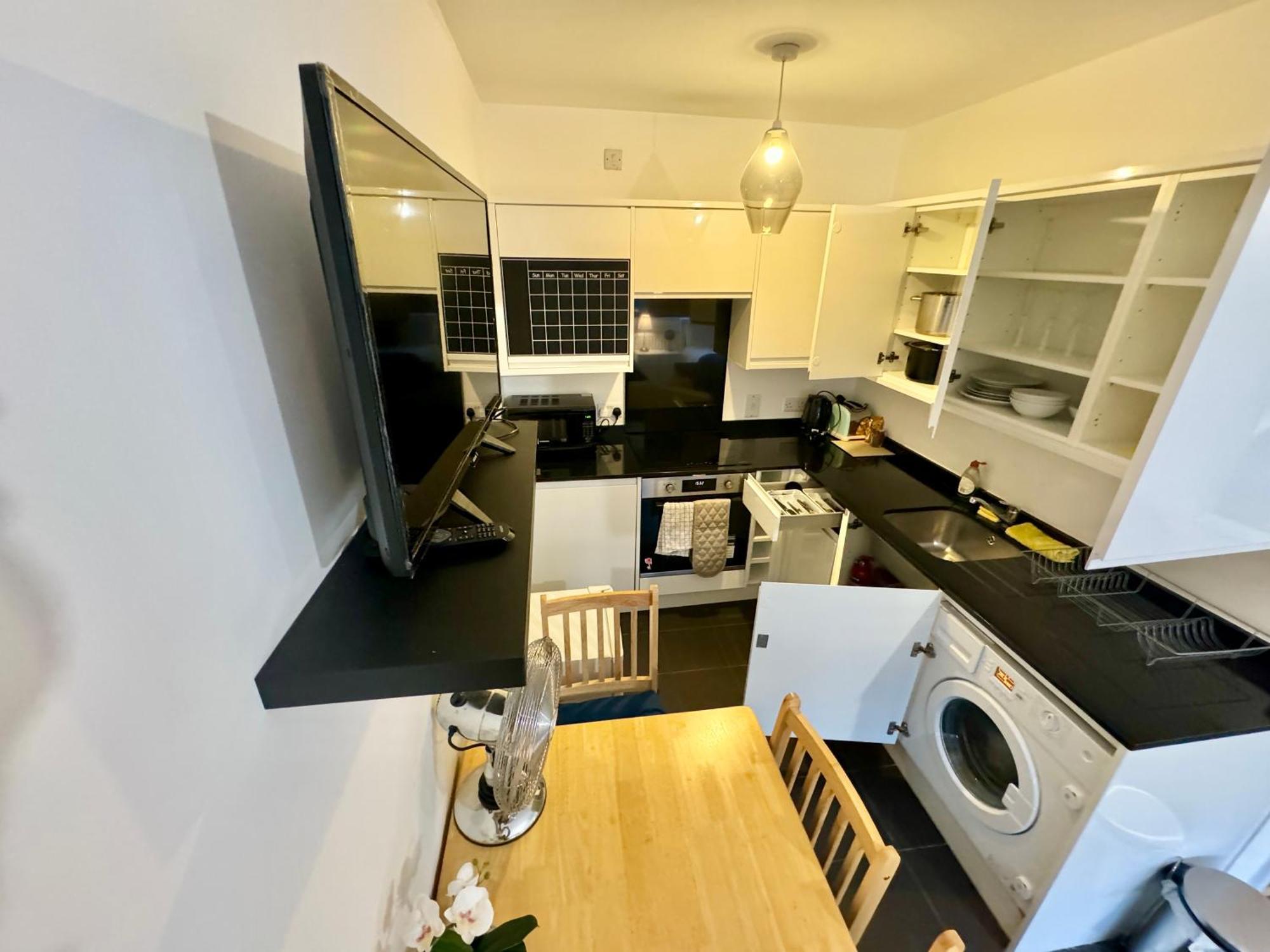 Cosmopolitan Comfort Private Bedrooms In Euston 106 Лондон Экстерьер фото